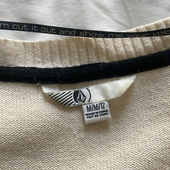 Volcom sweater 🏍️ - Picture 3 of 4